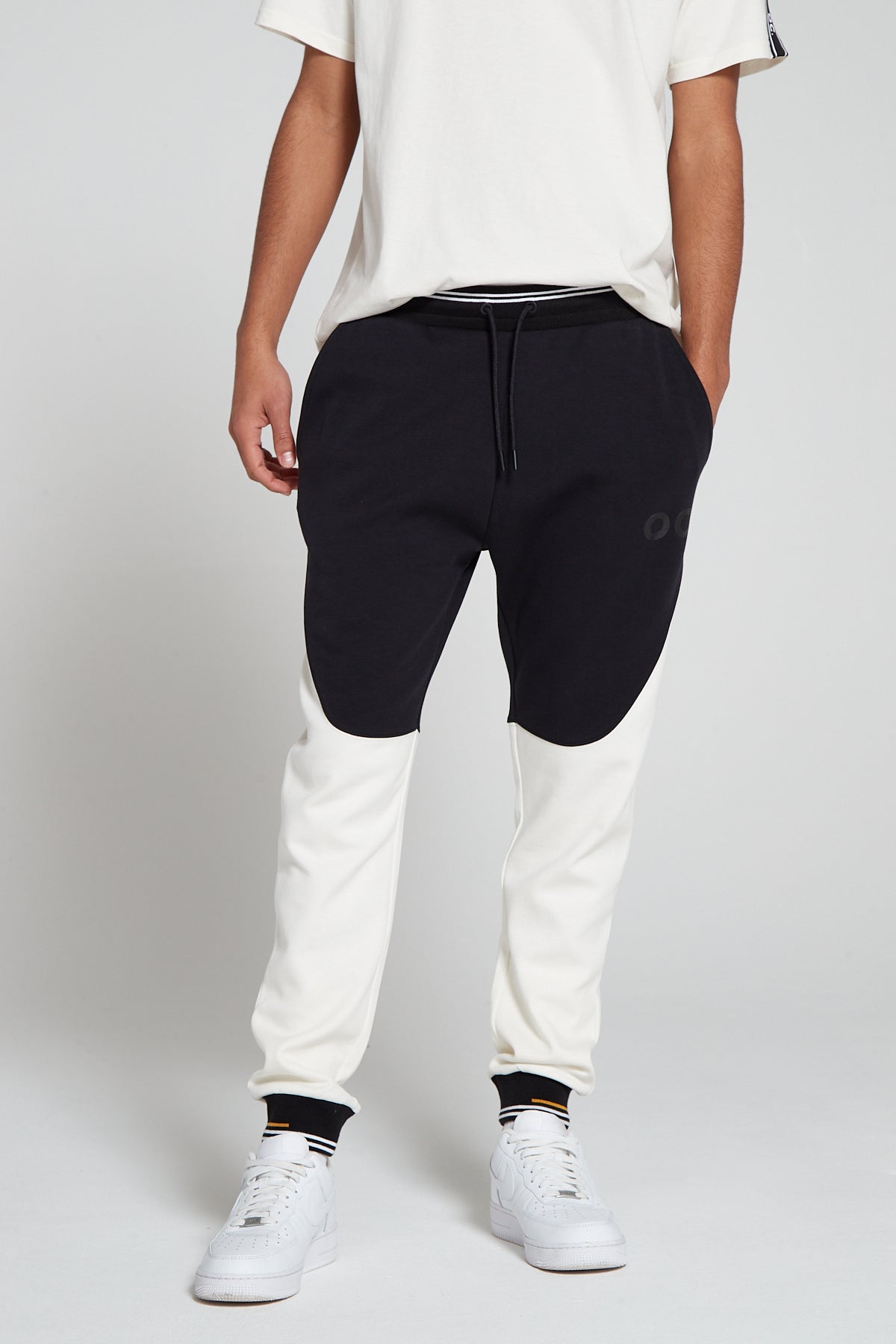 Track 2.0 Retro Joggers - Jet Black