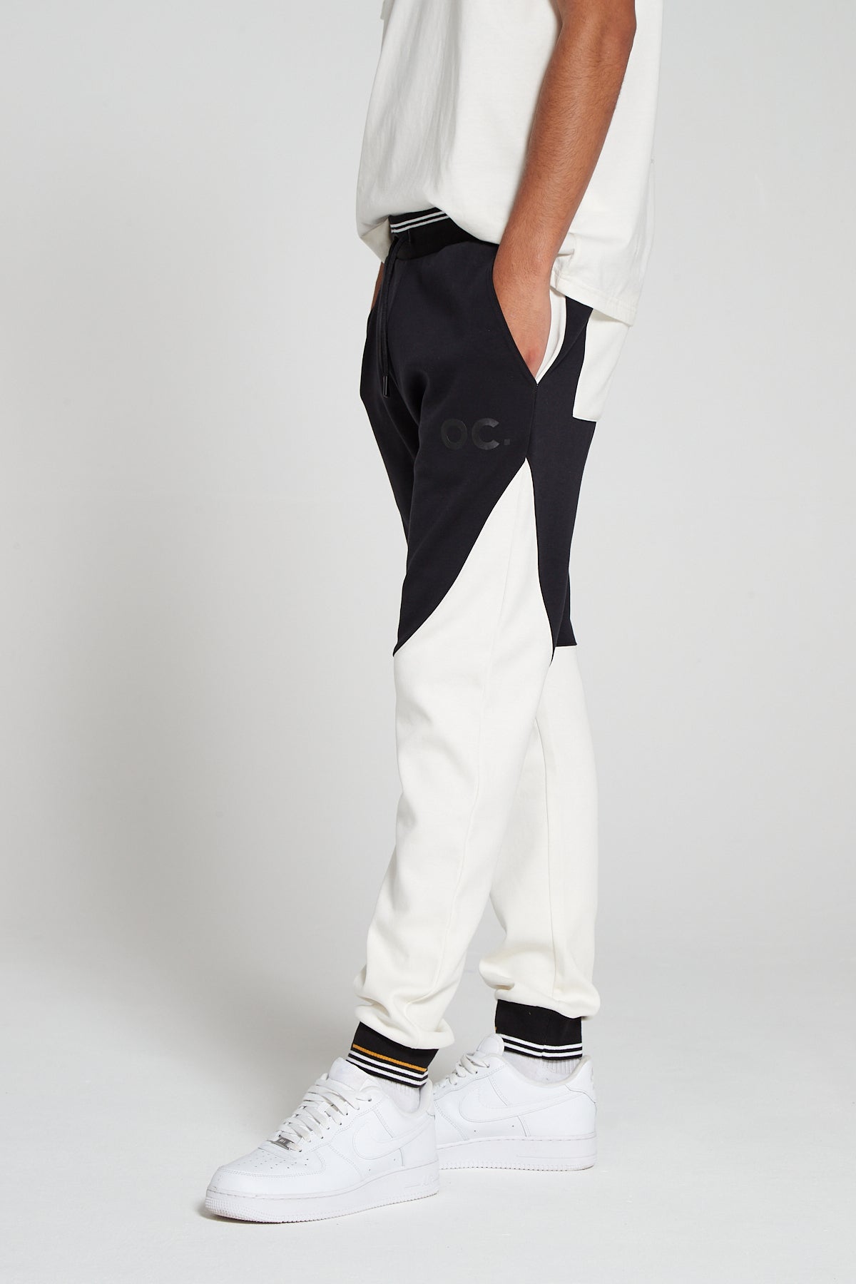 Track 2.0 Retro Joggers - Jet Black