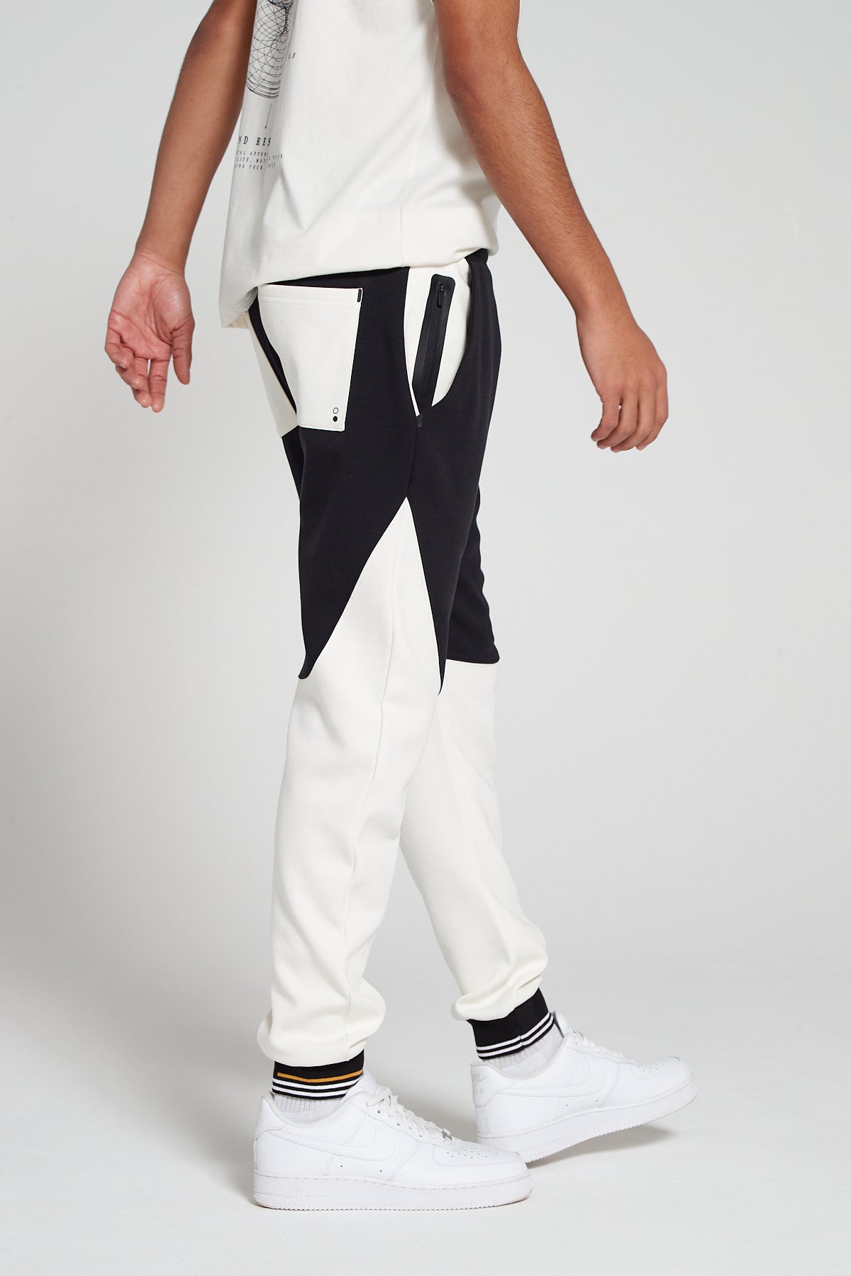 Track 2.0 Retro Joggers - Jet Black